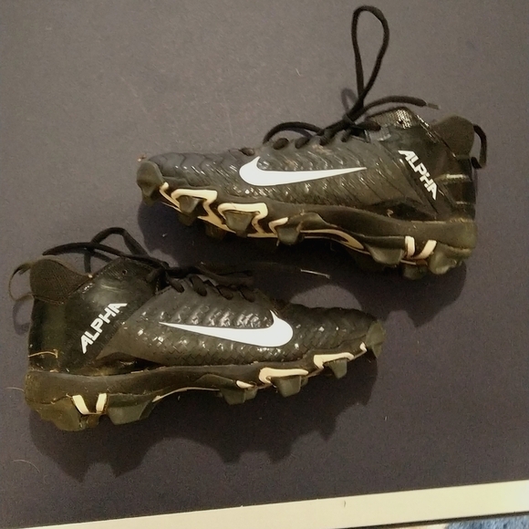 Nike Youth Alpha Menace Football/Baseball Cleats, size US YOUTH 4, Black/White - Picture 2 of 4